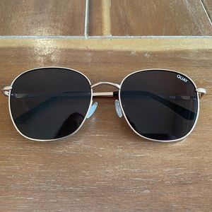 Quay JEZABELL Gold / Smoke polarized Sunglasses